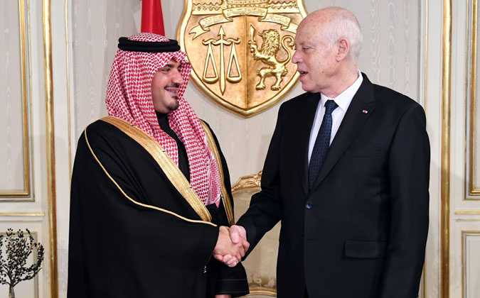 قيس سعيد يلتقي وزير الداخلية السعودي عبد العزيز بن سعود بن نايف